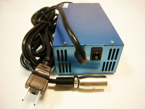 電動車24V- 4A充電器