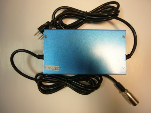 電動車24V- 4A充電器