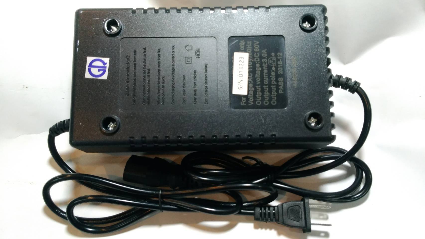 電動車 60V-3A品字頭鋰電池充電器