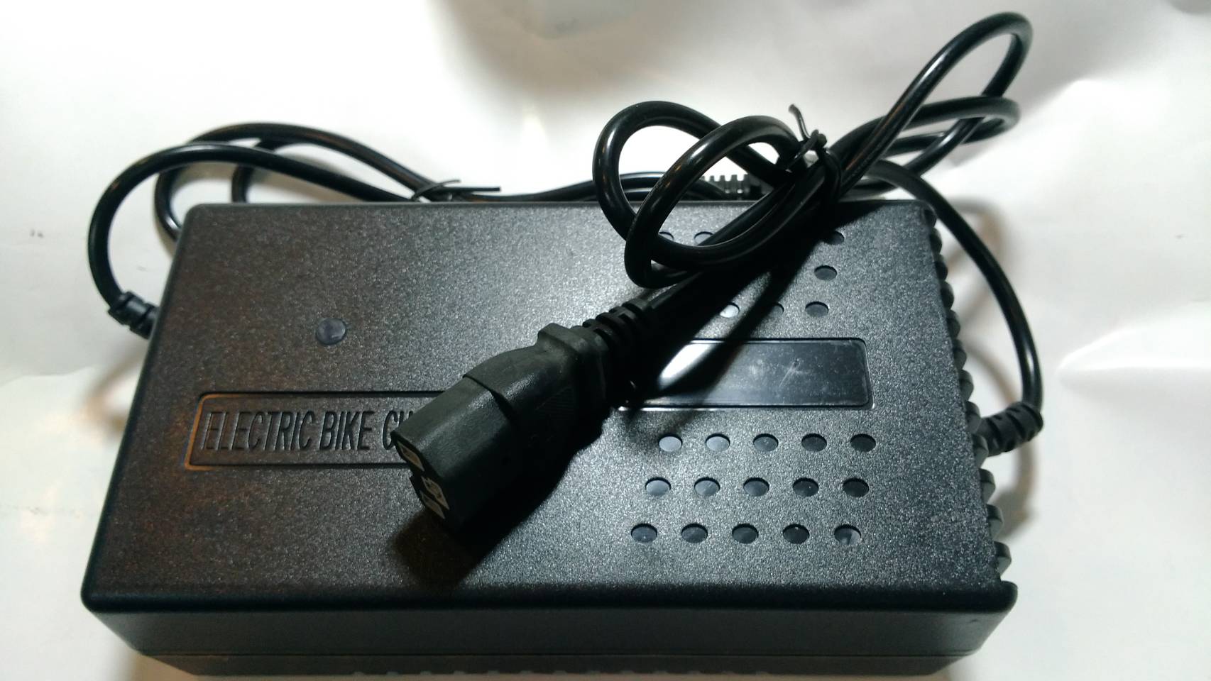 電動車 60V-3A品字頭鋰電池充電器