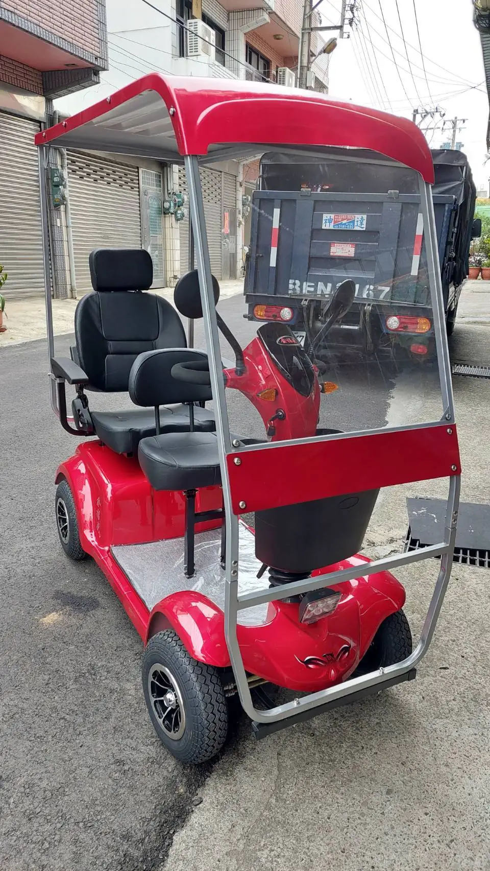1046852 鑫程四輪頂棚雙人座椅電動代步車413XL